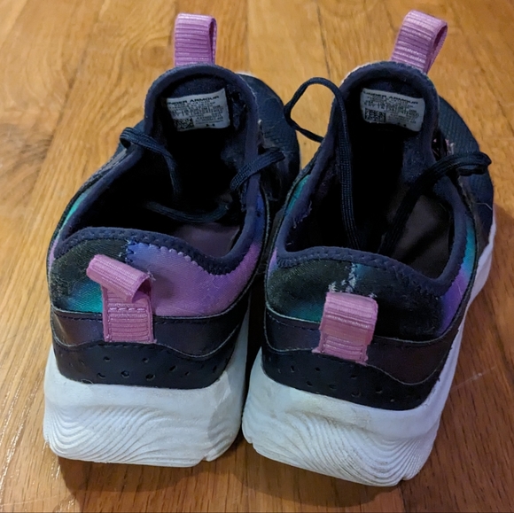 Girls Under Armour Size 5.5 - Picture 4 of 5